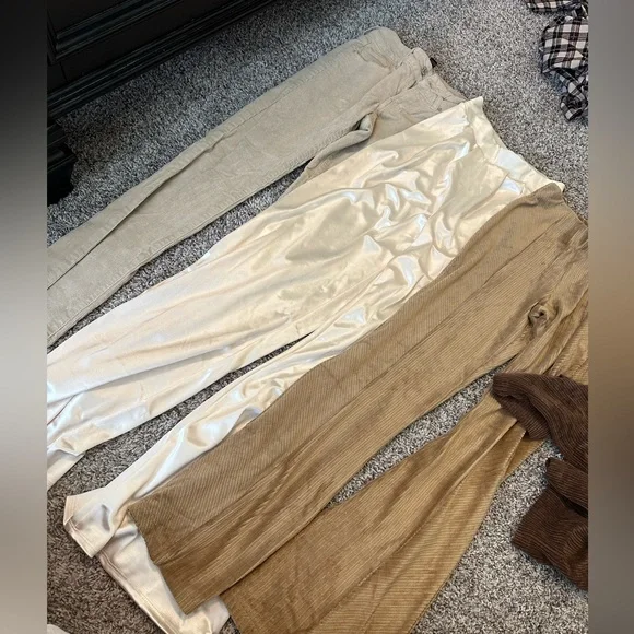 HUGE FOREVER 21 NEUTRAL JEANS BUNDLE!! 6 Pair! - Picture 4 of 4